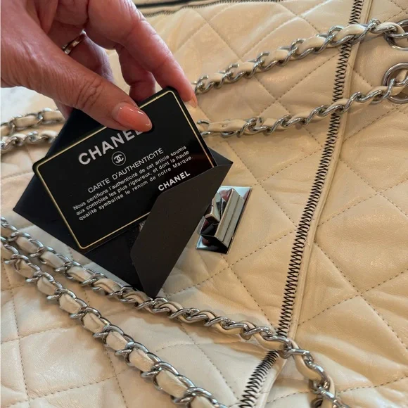 CHANEL Mademoiselle Lock Quilted Handbag - Picture 9 of 11